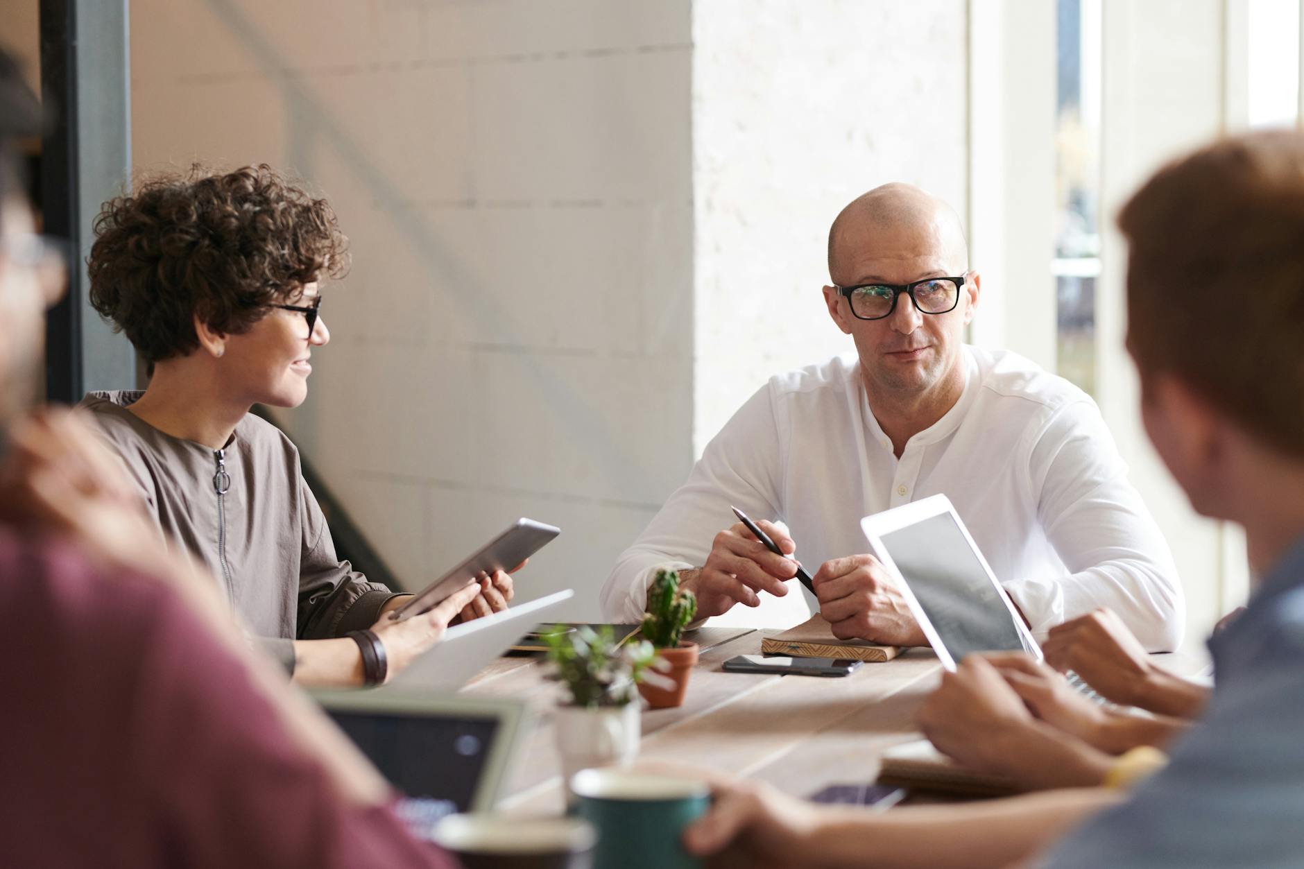 Gerações diferentes no ambiente de trabalho: gargalos, soluções e o papel decisivo do RH