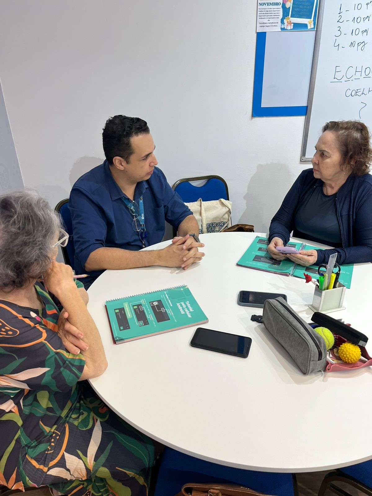 Do uso de serviços à comunicação com a família, as aulas de TI têm ajudado e acolhido alunos do Super Cérebro Longevidade