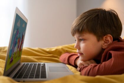 Aferição de idade online será implementada em fases