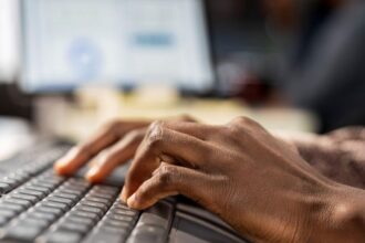 Investimento em IA no backoffice ainda é baixo, aponta Qive