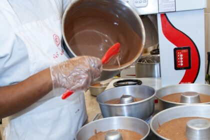 Bolo vulcão da Fábrica de Bolo Vó Alzira volta na Páscoa