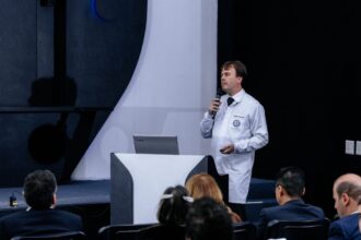 Cirurgia guiada reduz erros na instalação de implantes