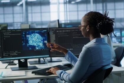 Alta demanda por IA impulsiona mudanças educacionais