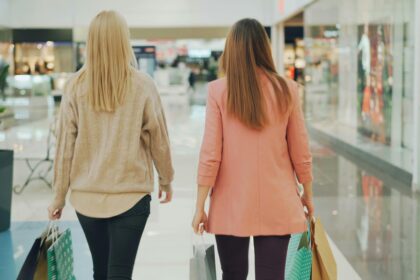 Serviços e soluções ganham destaque no varejo