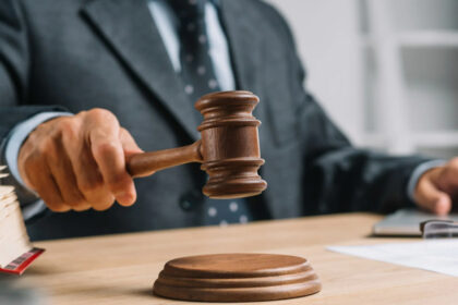 País tem apenas 2,5 mil leiloeiros e setor enfrenta escassez