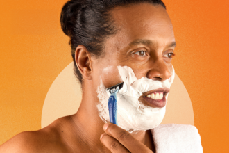 BIC lança campanha com Ronaldinho Gaúcho no Brasil