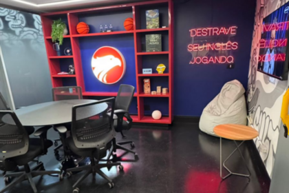 Wizard by Pearson inaugura espaços no Grupo Podpah