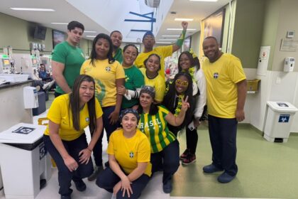 Pacientes renais torcem pro Brasil enquanto fazem tratamento
