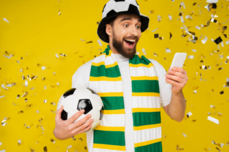 Cartão de TODOS facilita troca de figurinhas da Copa via app