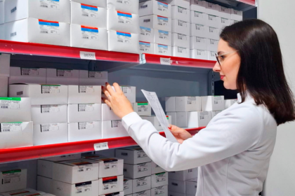 Distribuição de medicamentos avança com foco em conformidade