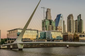 eComex leva gestão de comex em nuvem e IA à Argentina