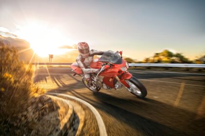 ABS 10 para motos reforça avanço da segurança no trânsito