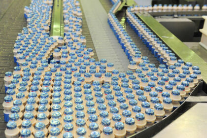 Yakult 40 light completa 10 anos de mercado