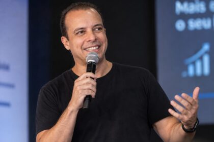 Prospecção B2B ganha força na indústria brasileira