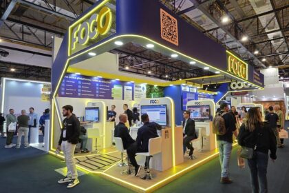 Foco apresenta avanços em IA e gestão na Equipotel 2026