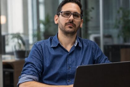 Adoção de IA cresce, mas resultado ainda depende de gestão