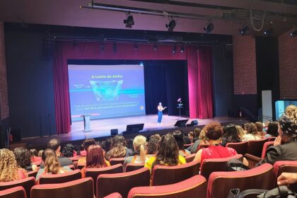 Escola de Bauru inaugura prédio com passarela e teatro