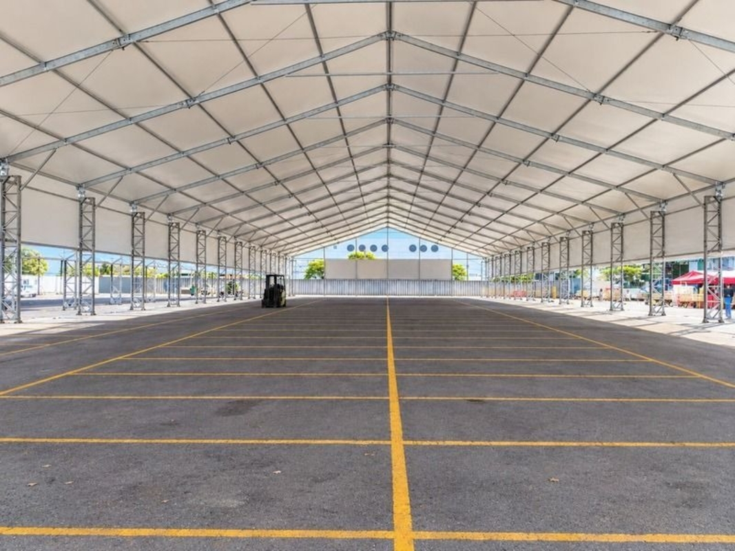 Após incêndio, galpões de lona aceleram retomada da Ceagesp